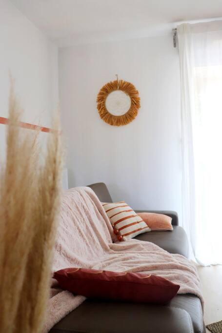 Le Cosy Plein Centre Avec Terrasse Apartman Meximieux Kültér fotó